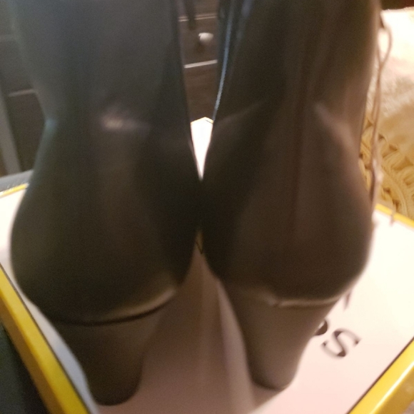 Hanston Boots - Picture 5 of 7